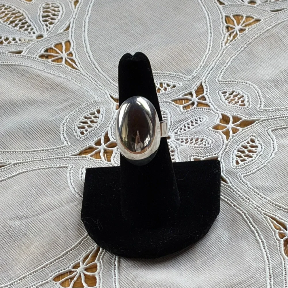 925 High polish oval dome statement ring - Picture 7 of 7